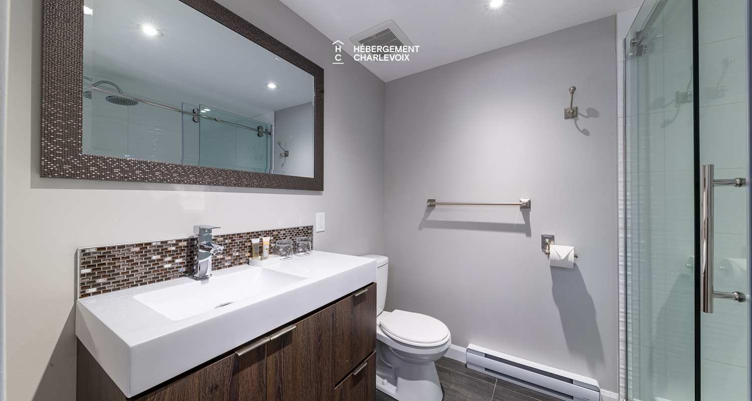 ABE-1 - Completely renovated, downtown Baie-Saint-Paul